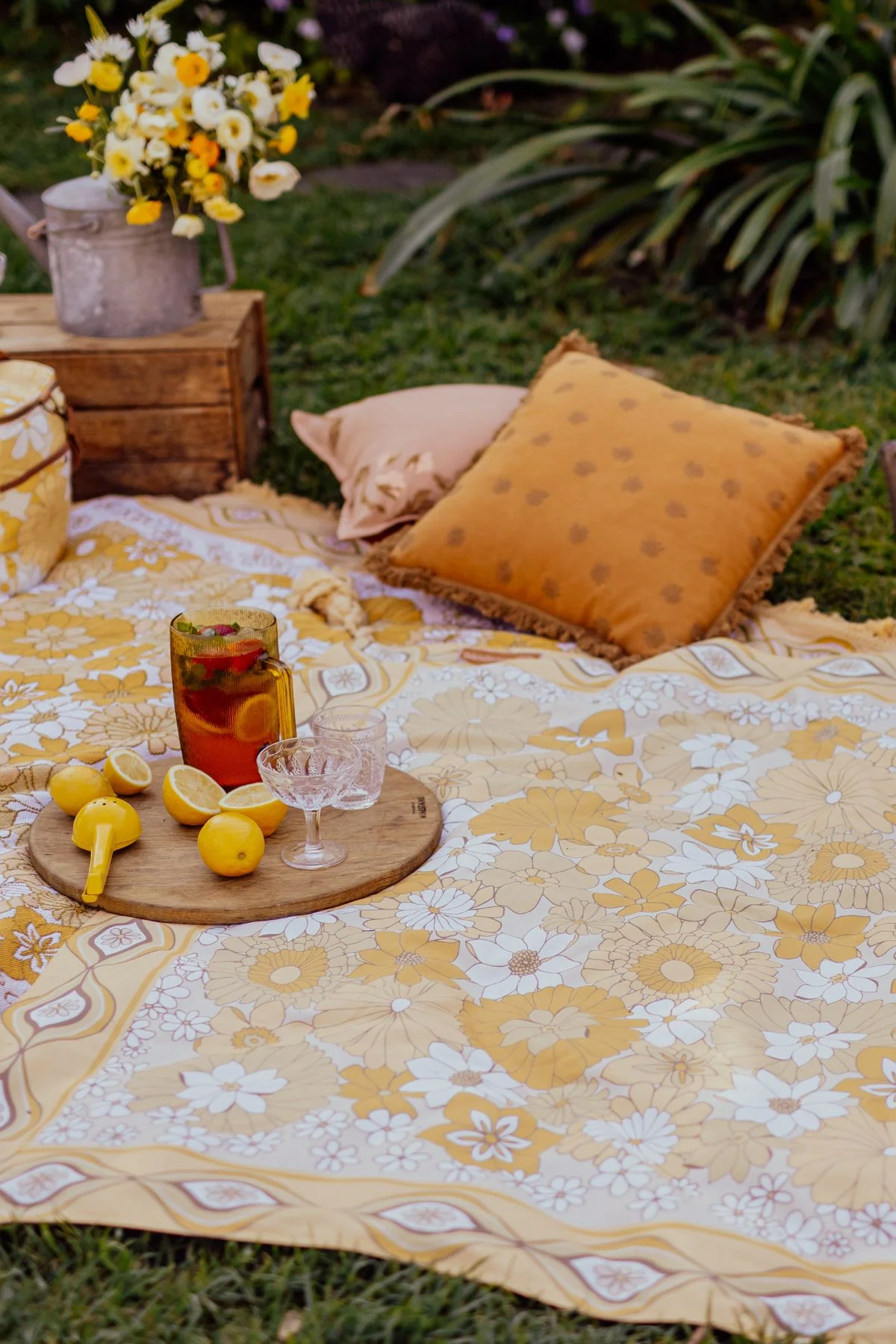 Picnic Rug - Lola Honey