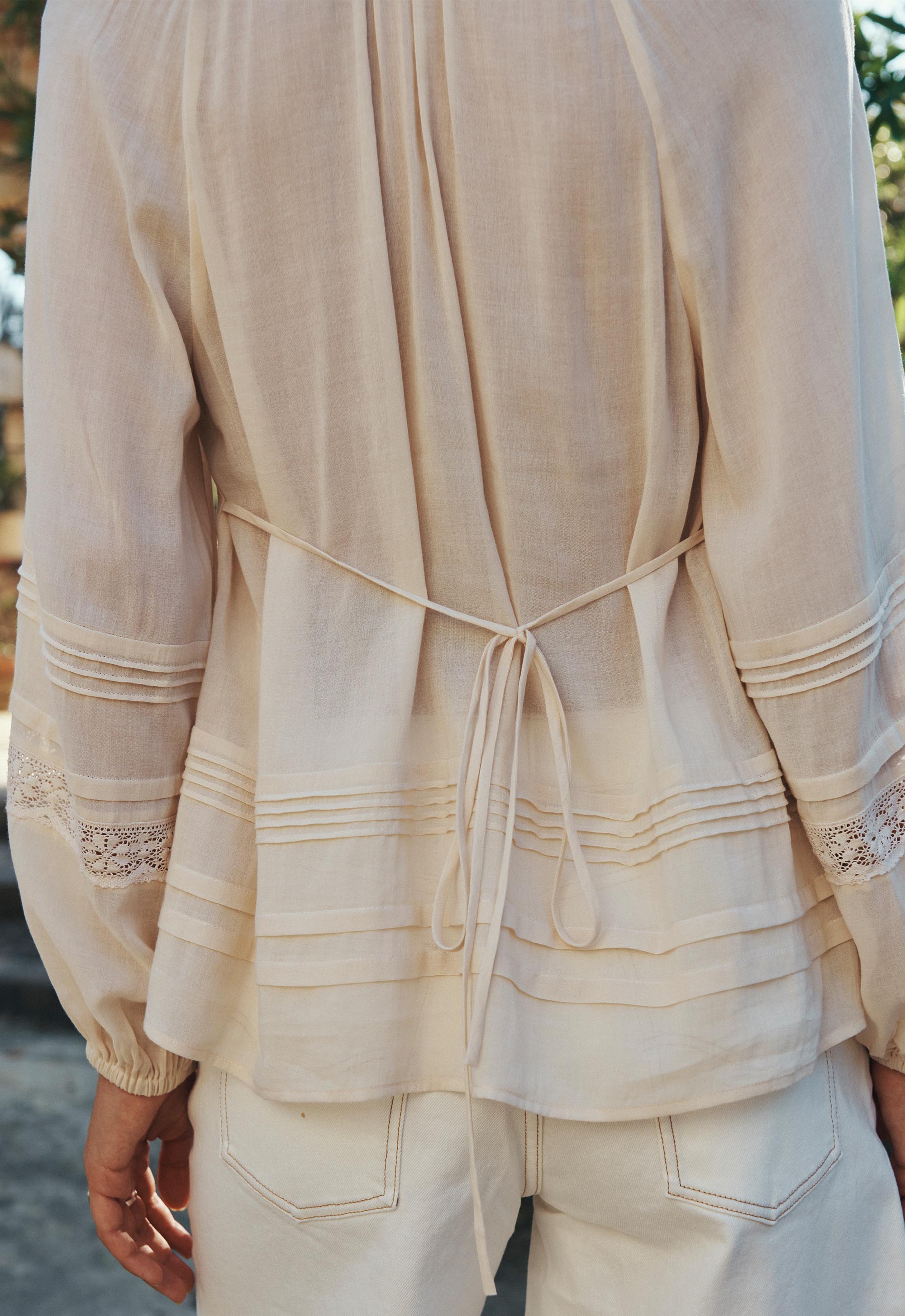 Hera Lace Blouse - Macadamia