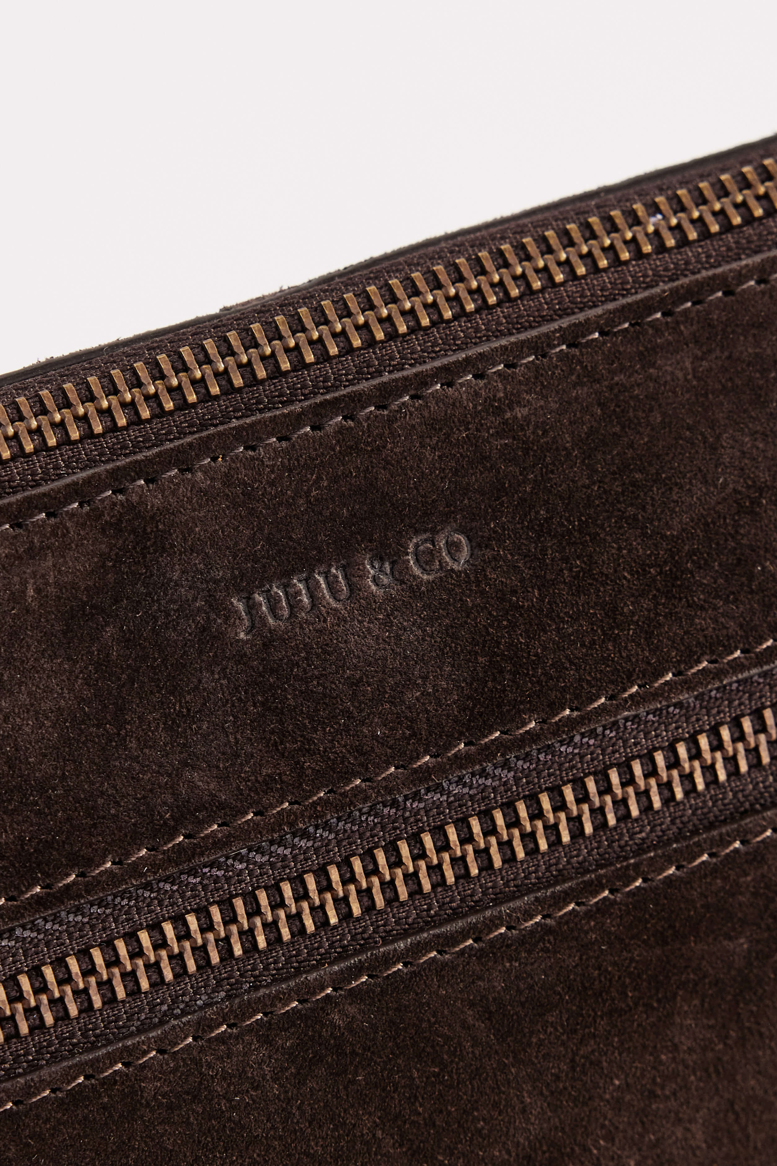 Suede Essential - Chocolate
