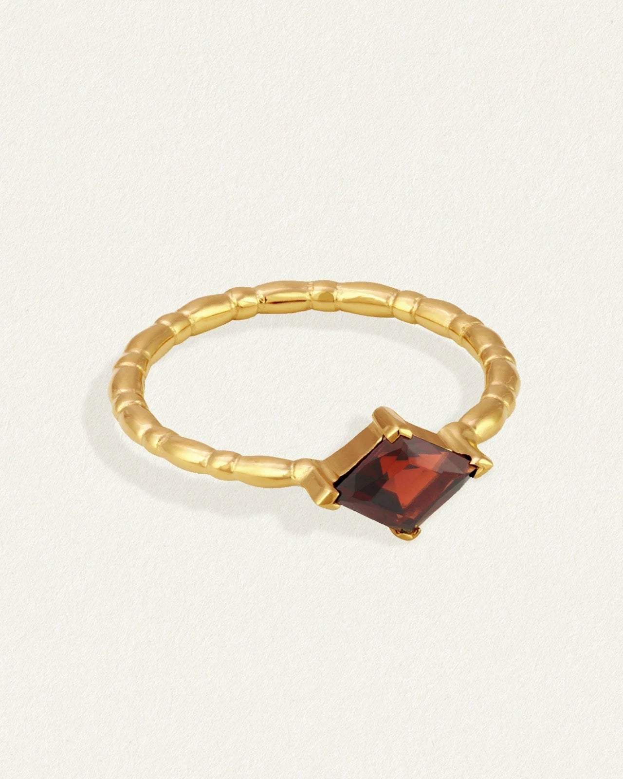 Jaya Garnet Ring - Polished Gold