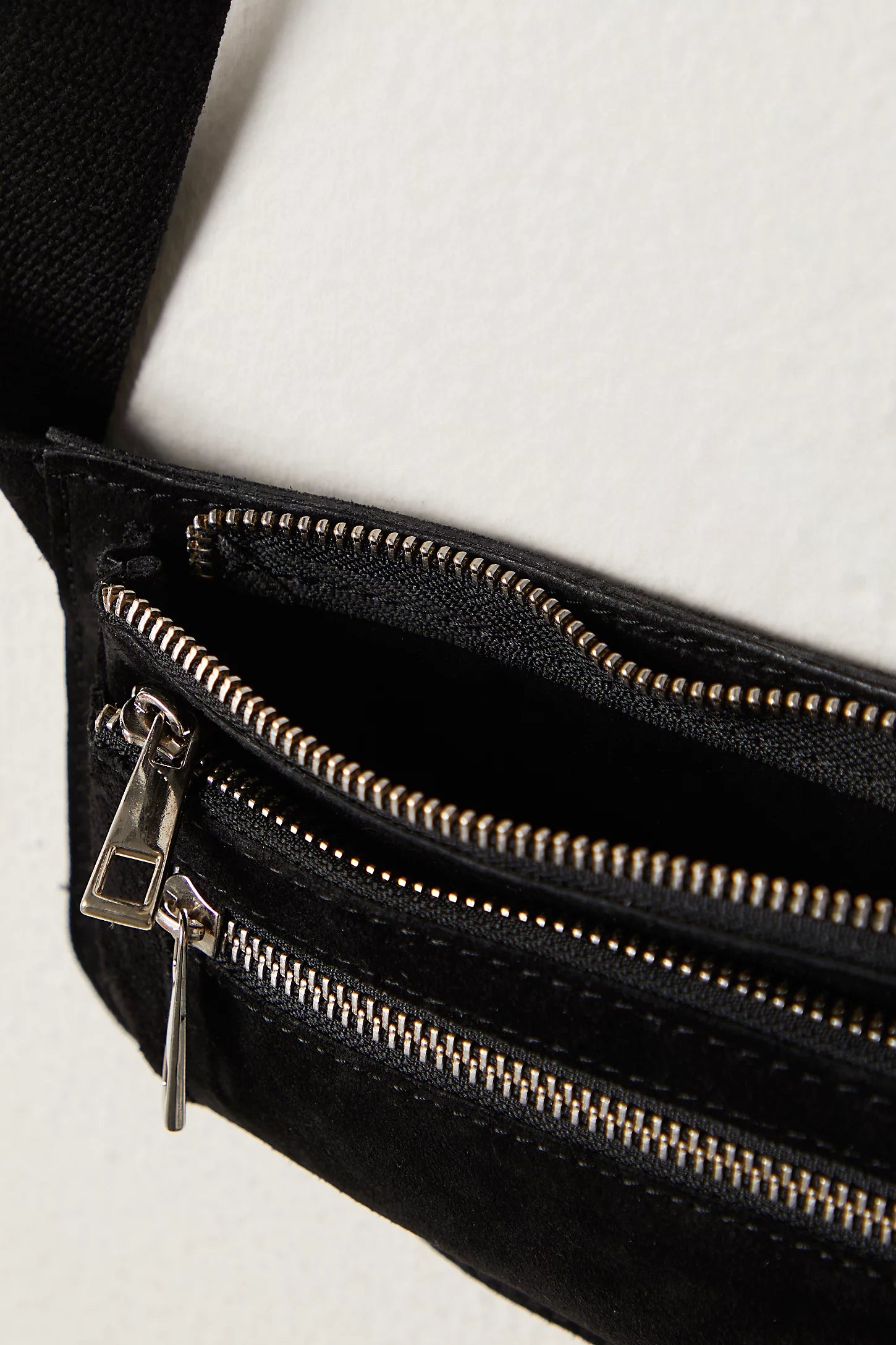Avalon Leather Sling Bag - Black