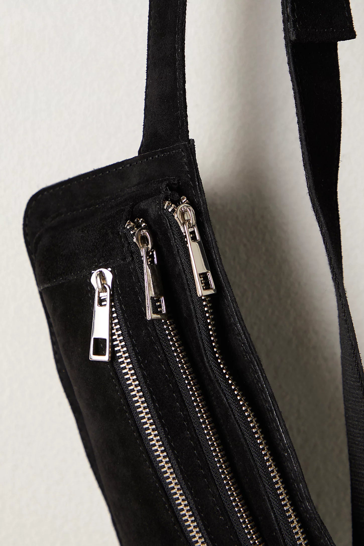 Avalon Leather Sling Bag - Black