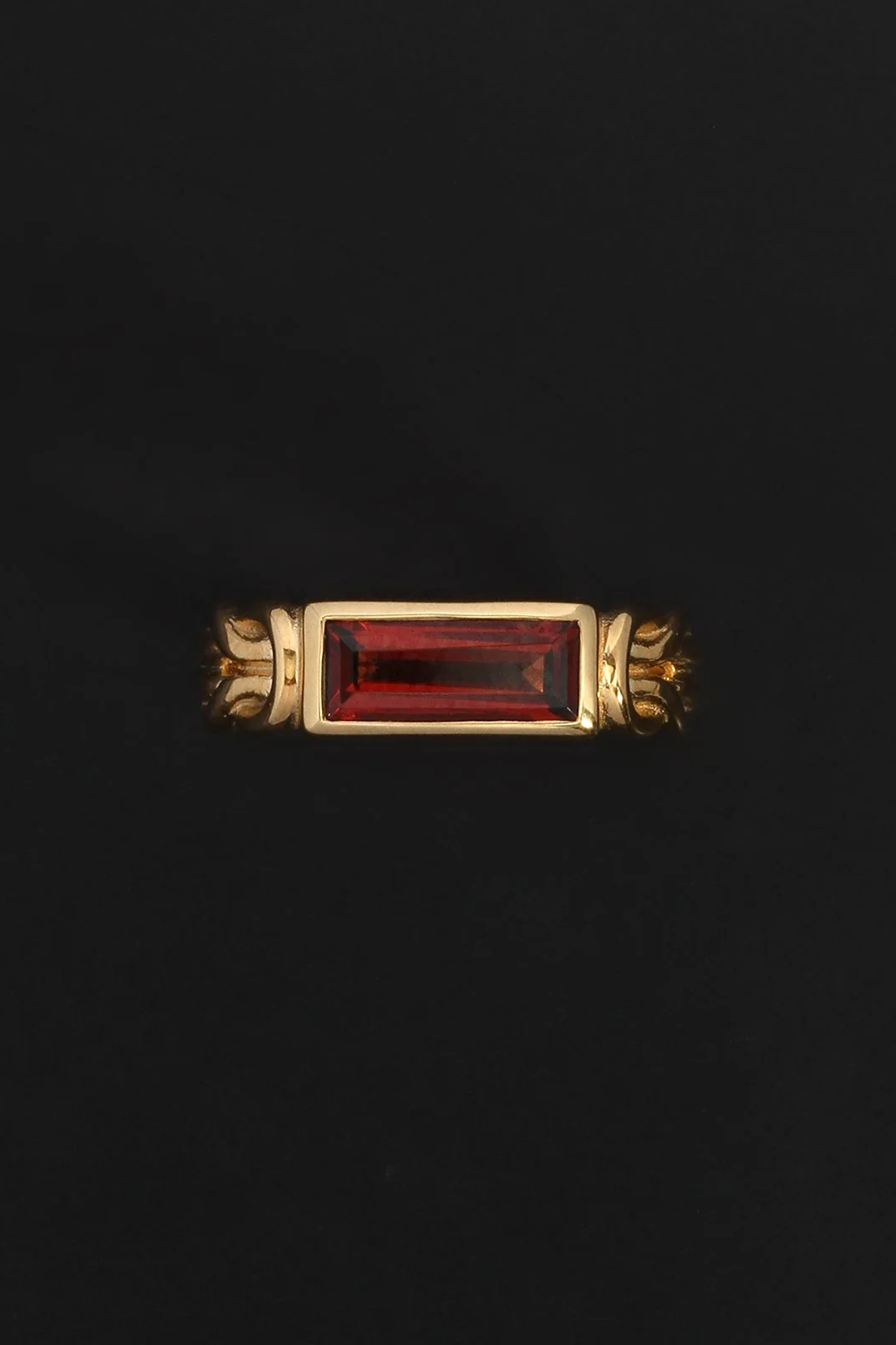 Airla Solitaire Ring - Gold