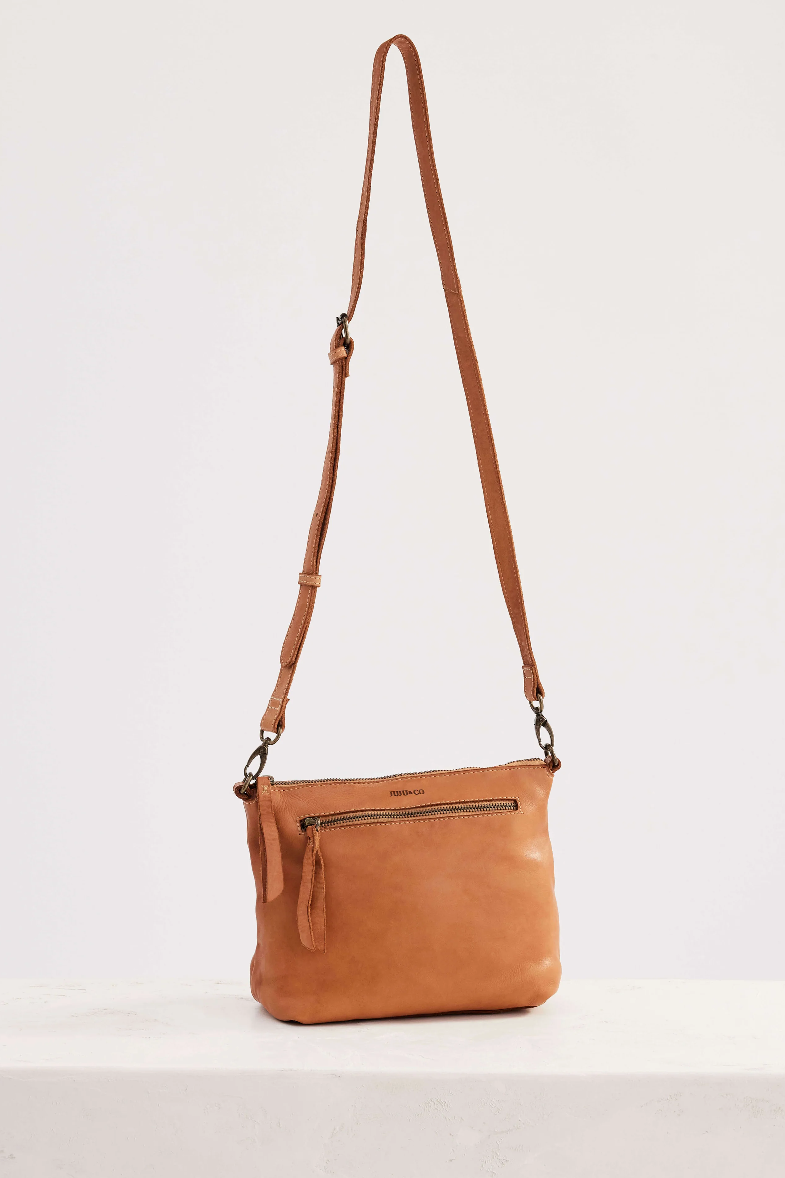 Essentials Pouch Large - Tan