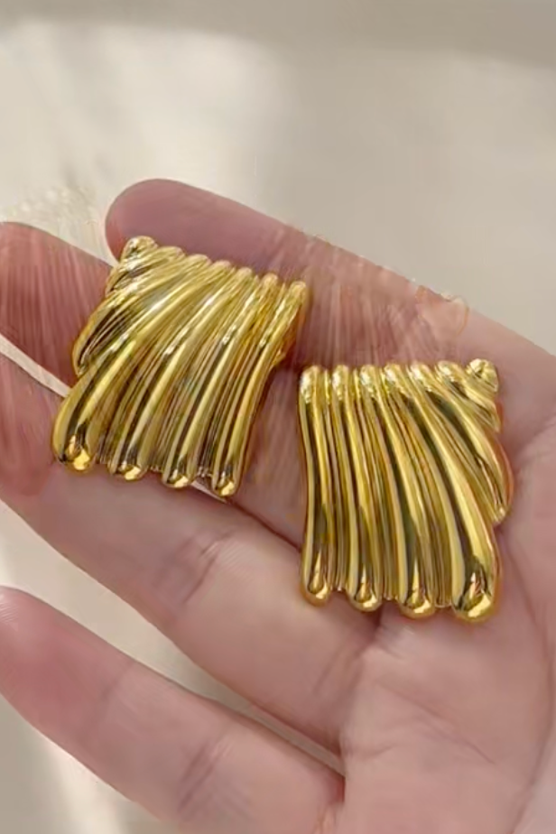 Linea Square Earrings - Gold