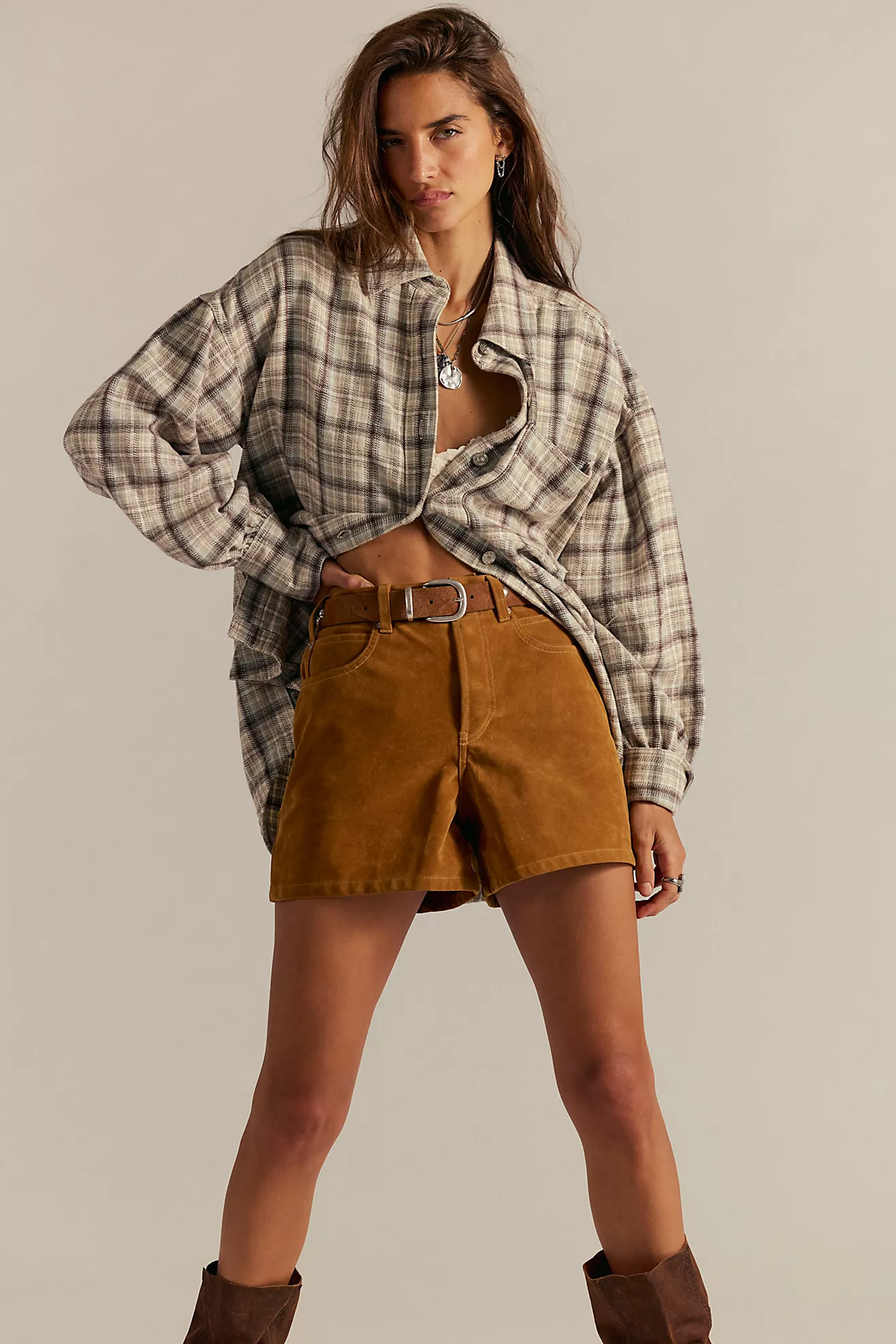 Tippi Vegan Suede Short - Dark Honey