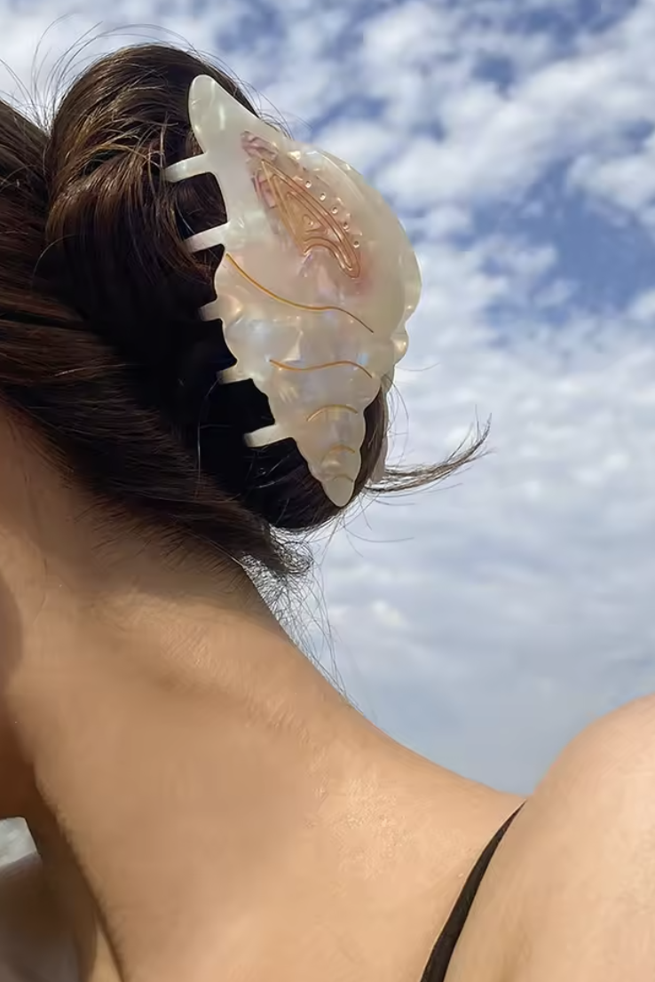 Conch Hair Claw - Brown