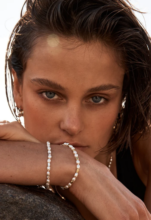 Tiger Frame | Mini Pearls Hand Knotted Bracelet - Black - Silver