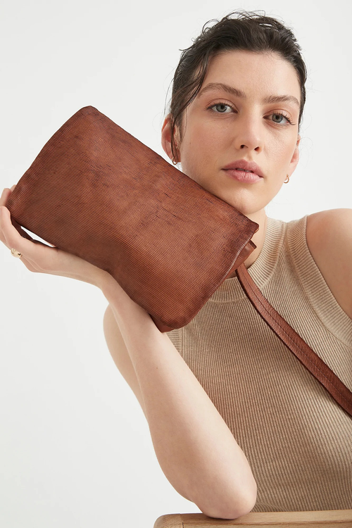 Juju & Co | Linea Crossbody Bag - Cognac